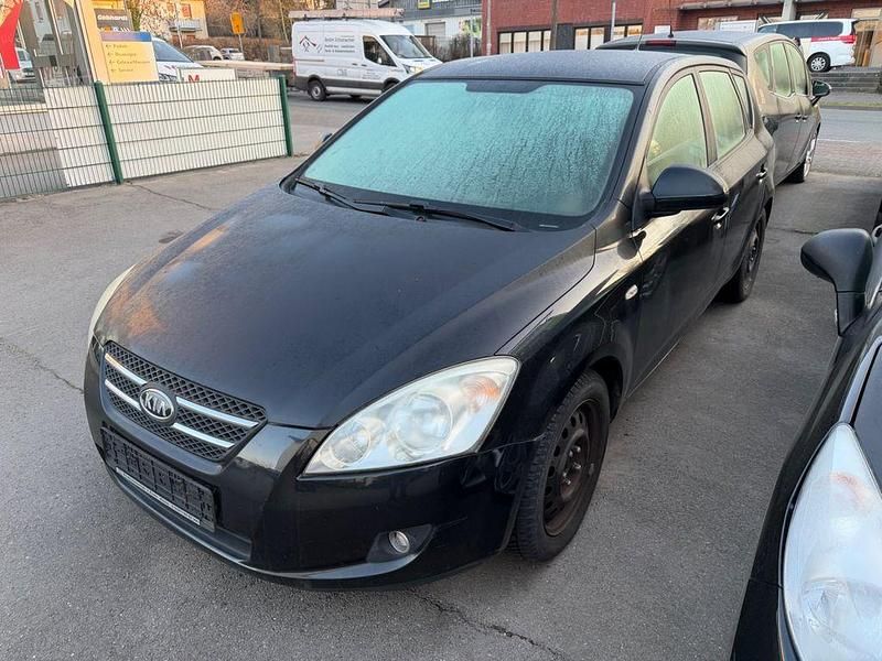 Gebraucht Kia Ceed 109 PS (80 kW) 2007 Schwarz Kleinwagen