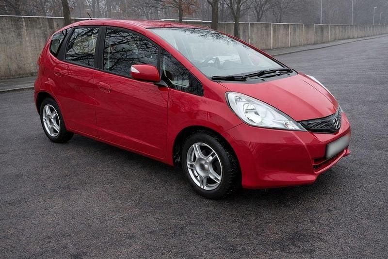 Rot Gebraucht 2012 Honda Jazz Trend Kleinwagen | 9.700 € (Teuer) - Bild 1/4