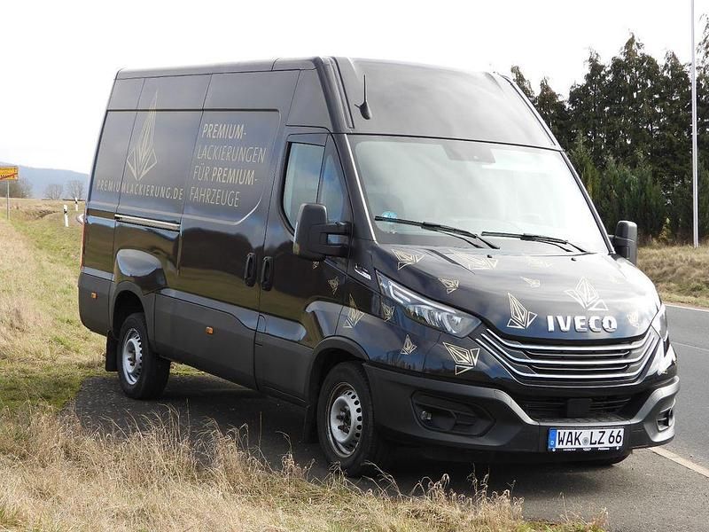 Gebraucht Iveco Daily 175 PS (128 kW) 2022 Schwarz Van / Kleinbus