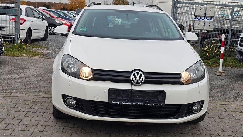 Gebraucht VW Golf VI Trendline 105 PS (77 kW) 2011 Weiß Kleinwagen