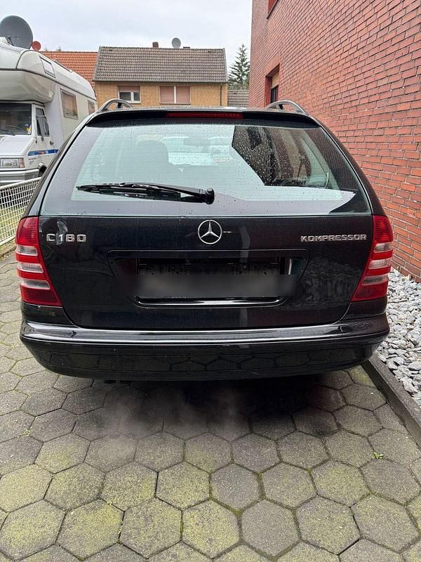 Gebraucht Mercedes C180 143 PS (105 kW) 2005 Schwarz Kombi