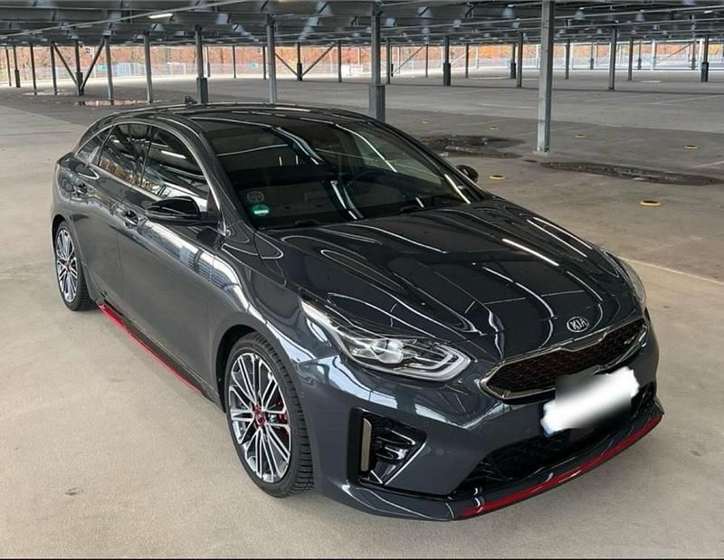 Grau Gebraucht 2020 Kia ProCeed GT 2 Kleinwagen | 22.499 € (Fairer Preis) - Bild 1/4