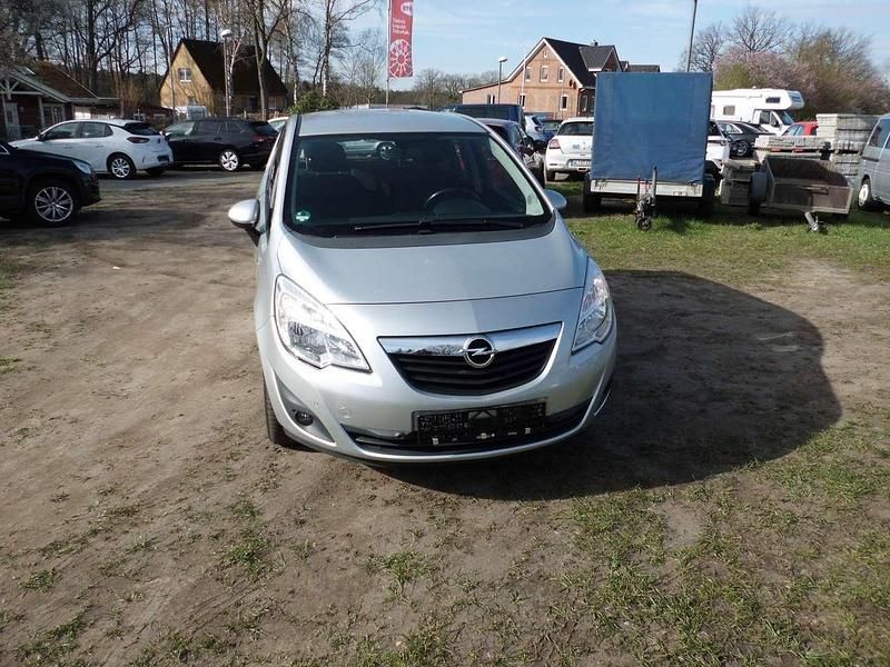 Gebraucht Opel Meriva Edition 101 PS (74 kW) 2010 Starsilber iii m2 Van / Kleinbus