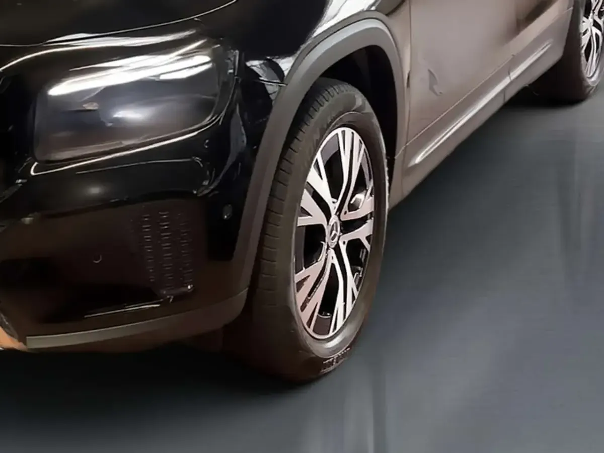 Gebraucht Mercedes GLB200 Progressive 150 PS (110 kW) 2025 Schwarz SUV