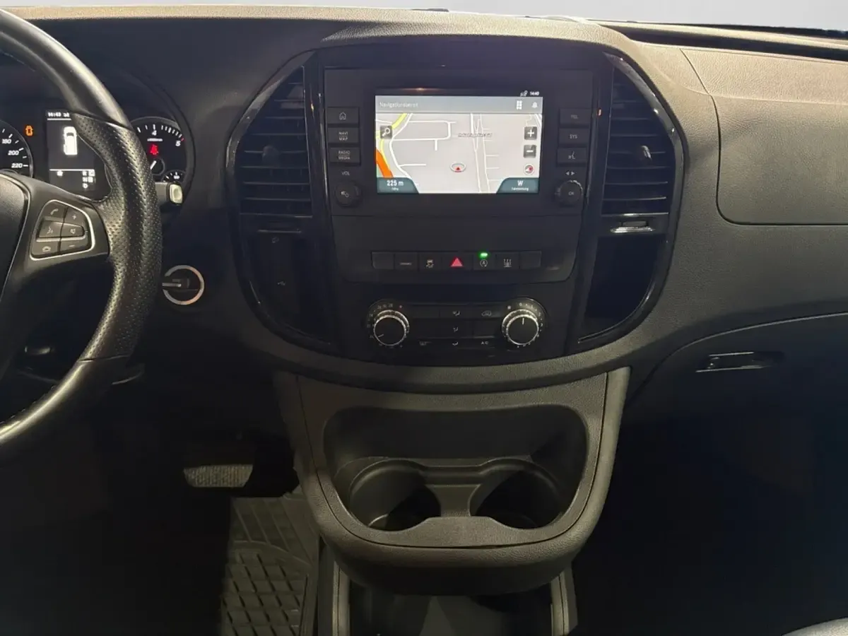 Gebraucht Mercedes Vito 190 PS (139 kW) 2022 Arktikweiß Van