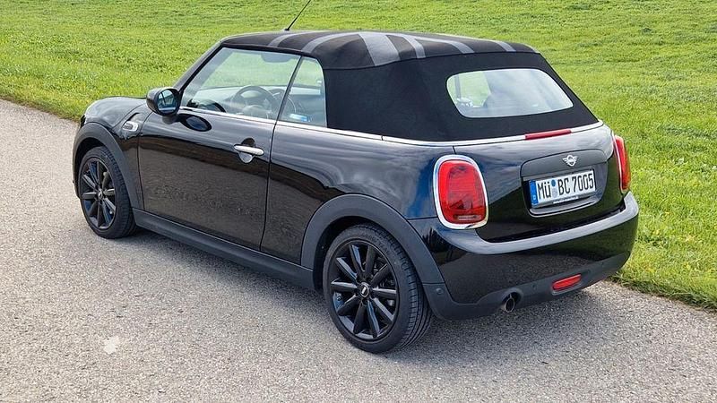 Gebraucht Mini One Cabriolet Pepper 102 PS (75 kW) 2021 Schwarz Cabrio