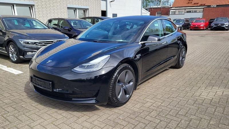 Second-hand Tesla Model 3 239 kW (325 CP) 2020 Negru Berlinǎ