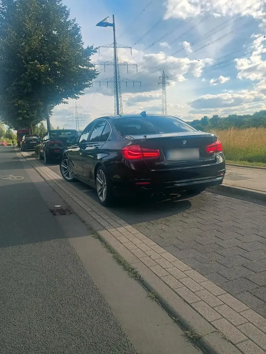 Gebraucht BMW 320 184 PS (135 kW) 2016 Schwarz Limousine