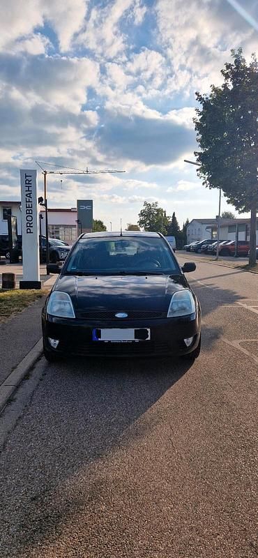 Gebraucht Ford Fiesta 80 PS (58 kW) 2005 Blau Kleinwagen