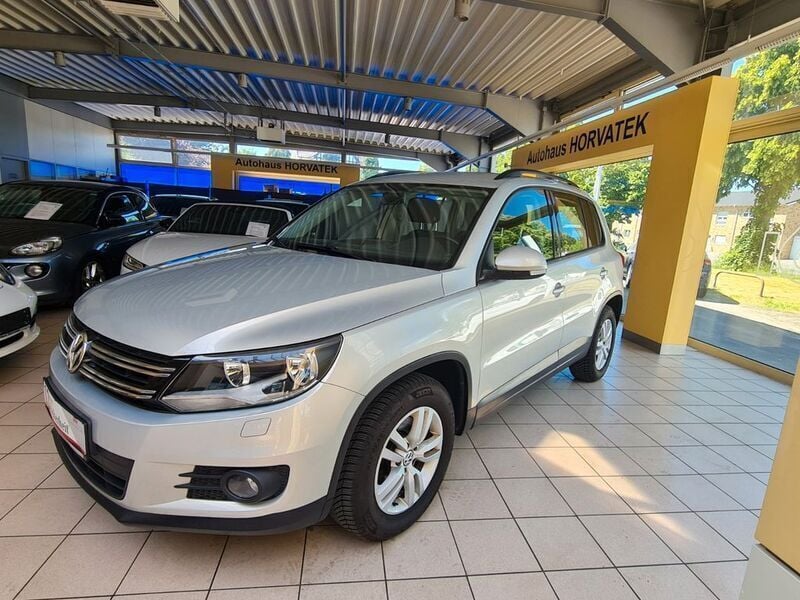 Silber Gebraucht 2016 VW Tiguan Trendline SUV | 13.495 € (Superpreis) - Bild 1/4