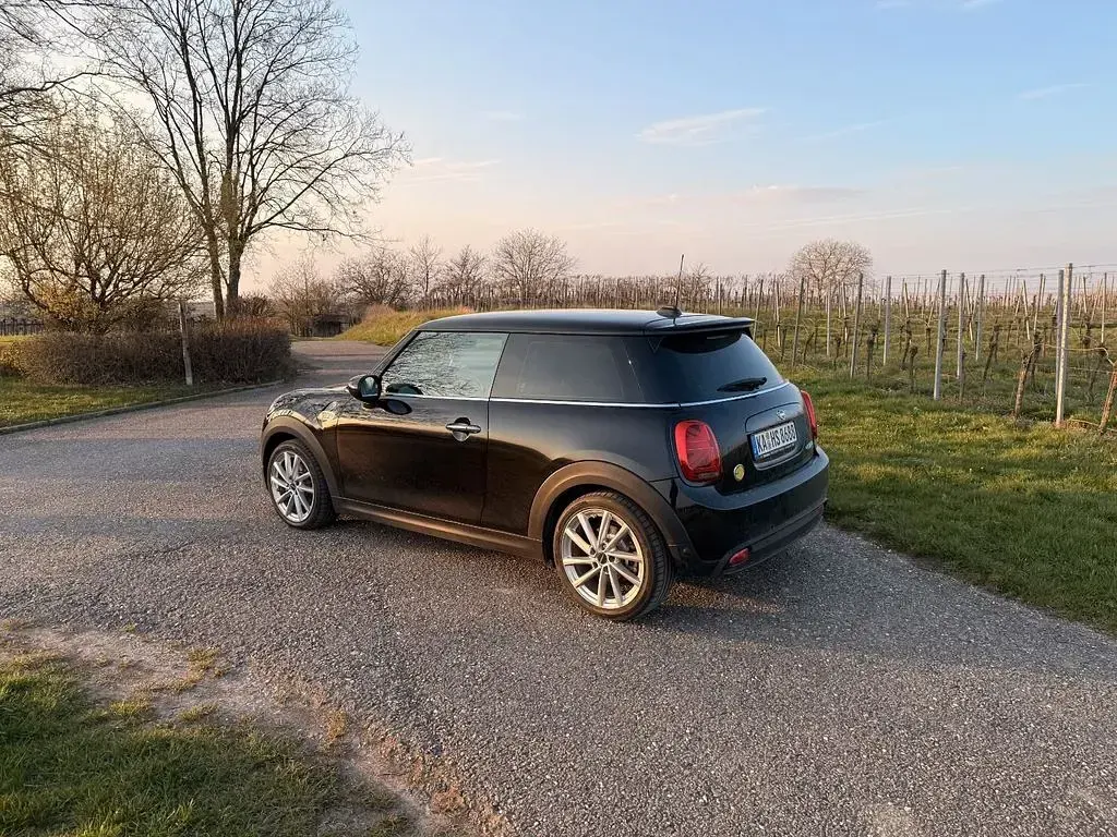 Gebraucht Mini Cooper SE Premium 135 kW (184 PS) 2020 Schwarz Kleinwagen