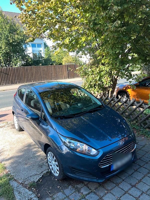 Grau Gebraucht 2014 Ford Fiesta Kleinwagen | 3.699 € (Superpreis) - Bild 1/4