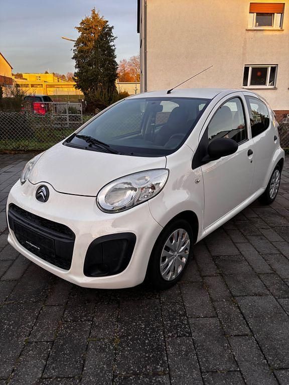 Weiß Gebraucht 2012 Citroën C1 Attraction Kleinwagen | 2.850 € (Fairer Preis) - Bild 1/4