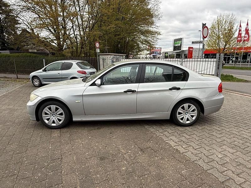 Gebraucht BMW 318 129 PS (94 kW) 2005 Silber Limousine