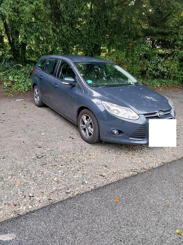 Gebraucht Ford Focus 125 PS (91 kW) 2014 Blau Kombi