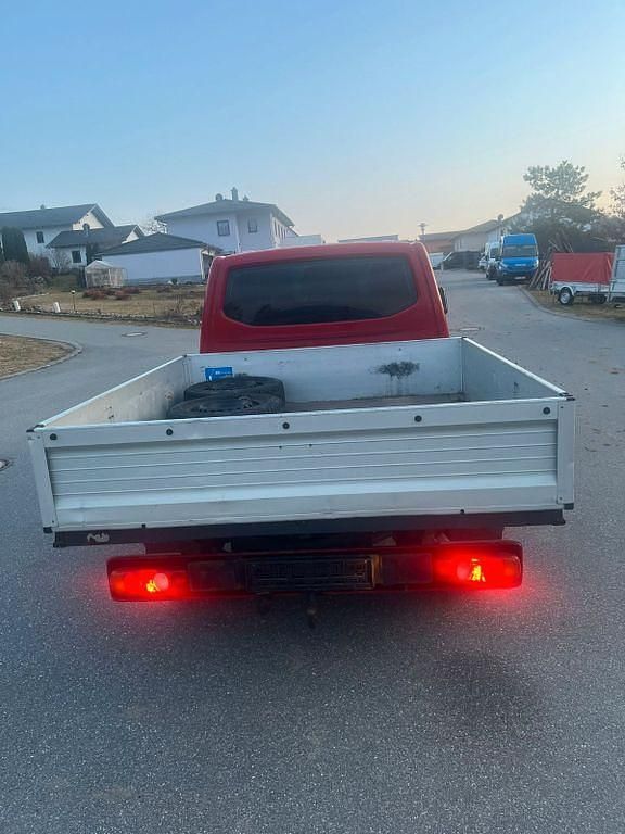 Gebraucht VW Transporter 136 PS (100 kW) 2009 Rot Van