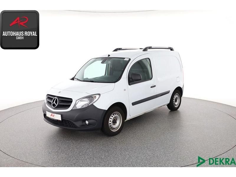 Weiss Gebraucht 2021 Mercedes Citan 109 Van | 14.840 € (Fairer Preis) - Bild 1/4