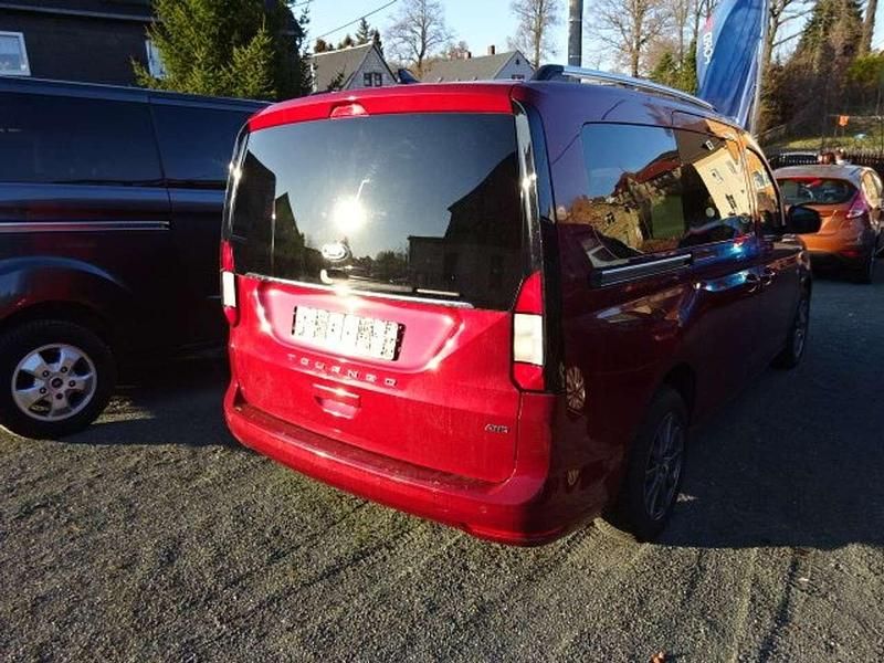 Gebraucht Ford Tourneo Titanium 122 PS (89 kW) 2023 Cyclone maple red Kombi