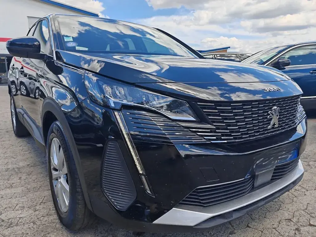 Gebraucht Peugeot 3008 131 PS (96 kW) 2023 Schwarz SUV