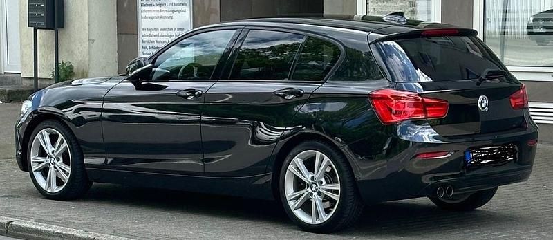 Schwarz Gebraucht 2019 BMW 120 Urban Line Kleinwagen | 19.700 € (Fairer Preis) - Bild 1/4