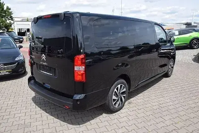 Używany Citroën Spacetourer 144 KM (105 kW) 2024 Czarny Minivan