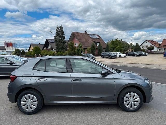 Neu Skoda Fabia Essence 80 PS (58 kW) 2025 Grau Kleinwagen