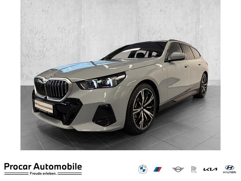 Grau Gebraucht 2024 BMW 520 M Sport Kombi | 53.650 € (Superpreis) - Bild 1/2