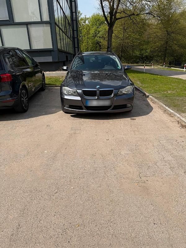Gebraucht BMW 318 130 PS (95 kW) 2007 Grau Kombi