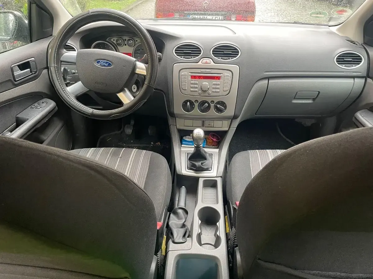 Gebraucht Ford Focus Ambiente 101 PS (74 kW) 2009 Grau Kombi