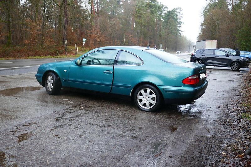 Gebraucht Mercedes CLK320 218 PS (160 kW) 1997 Grün Coupé