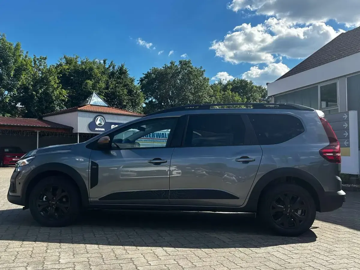 Gebraucht Dacia Jogger Extreme 141 PS (103 kW) 2024 Grau Van / Kleinbus