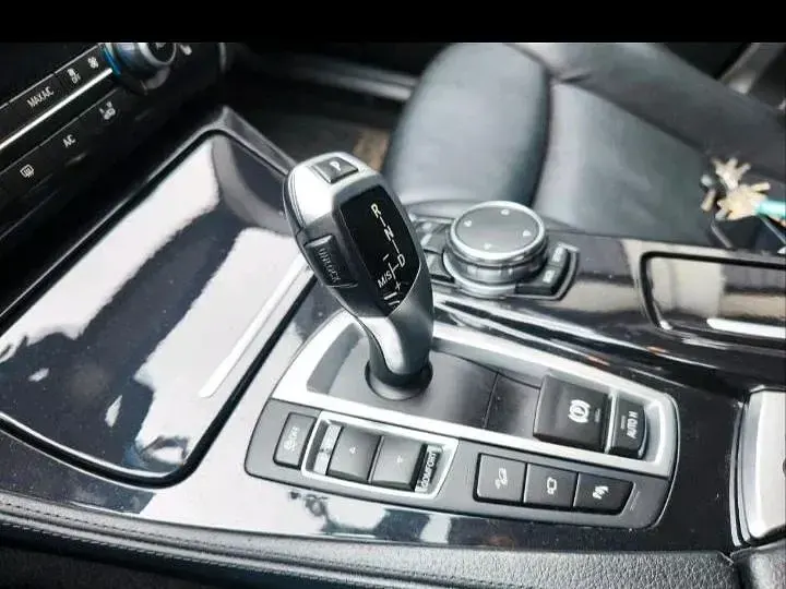 Gebraucht BMW 530 256 PS (188 kW) 2014 Blau Kombi