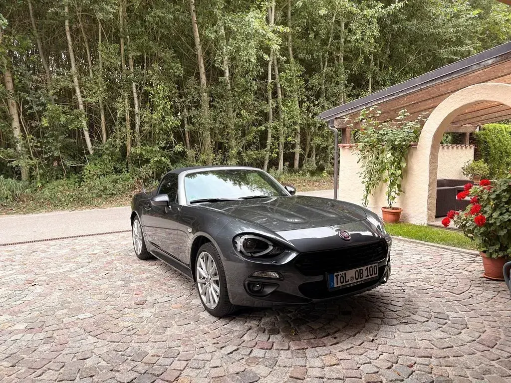 Gebraucht Fiat 124 Spider Lusso 140 PS (102 kW) 2018 Grau Cabrio