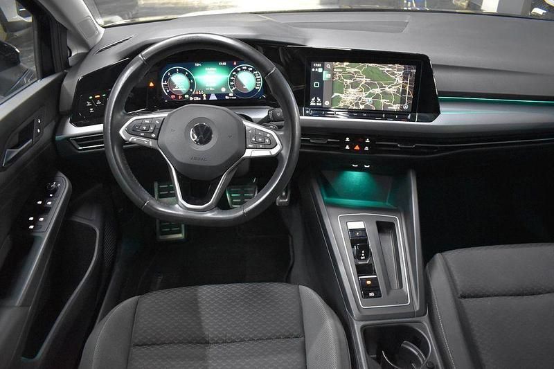 Gebraucht VW Golf VIII Active 150 PS (110 kW) 2023 Schwarz Limousine