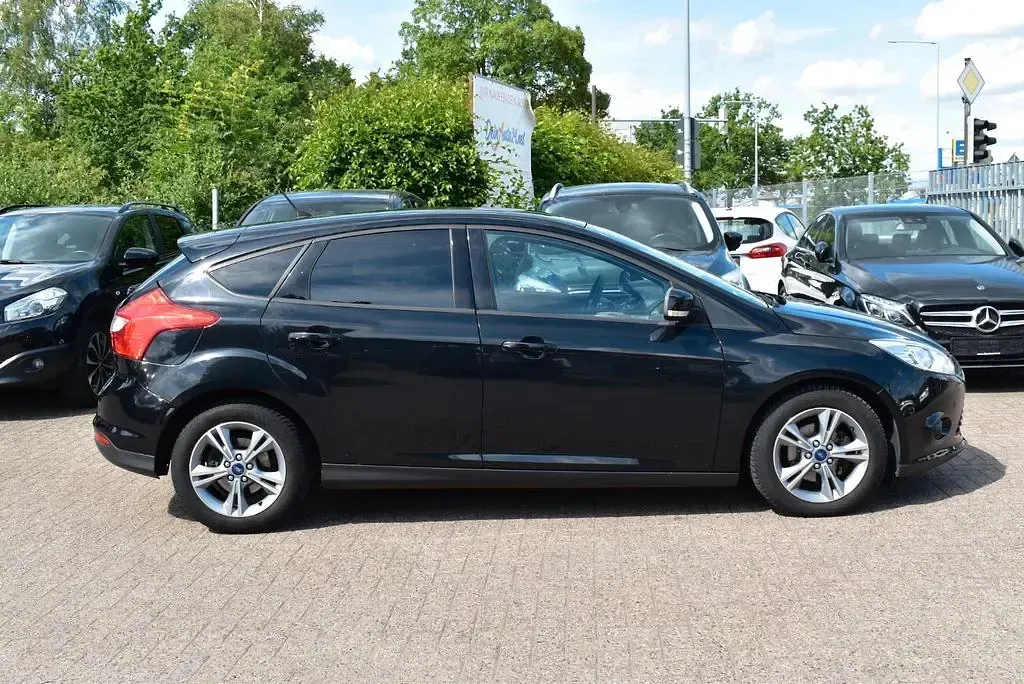 Gebraucht Ford Focus Trend 116 PS (85 kW) 2013 Schwarz Limousine