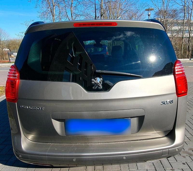 Gebraucht Peugeot 5008 112 PS (82 kW) 2012 Andere farben Van / Kleinbus