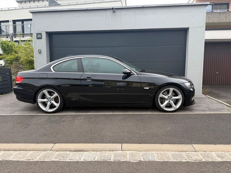 Schwarz Gebraucht 2007 BMW 335 Sport Line Coupé | 16.500 € (Fairer Preis) - Bild 1/4