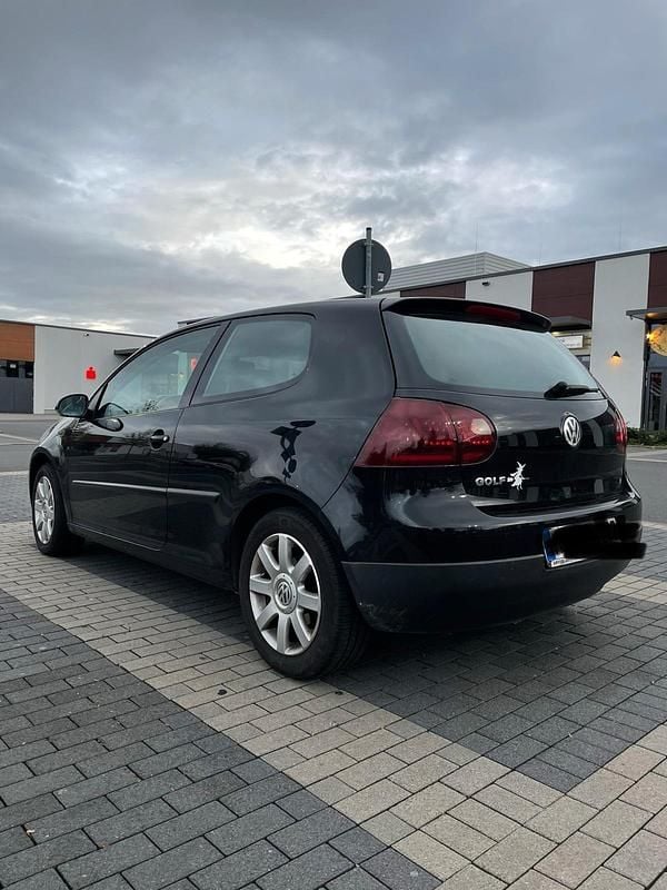 Schwarz Gebraucht 2004 VW Golf V Kleinwagen | 1.900 € (Guter Preis) - Bild 1/4
