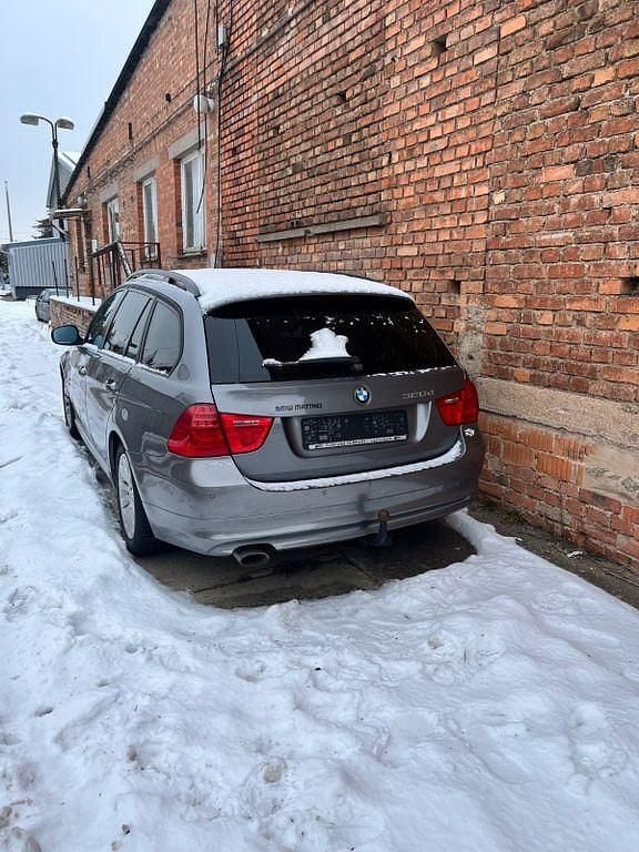 Gebraucht BMW 320 177 PS (130 kW) 2009 Grau Kombi