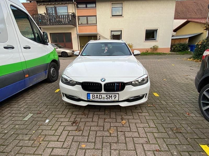 Weiß Gebraucht 2013 BMW 318 Kombi | 5.800 € (Fairer Preis) - Bild 1/4