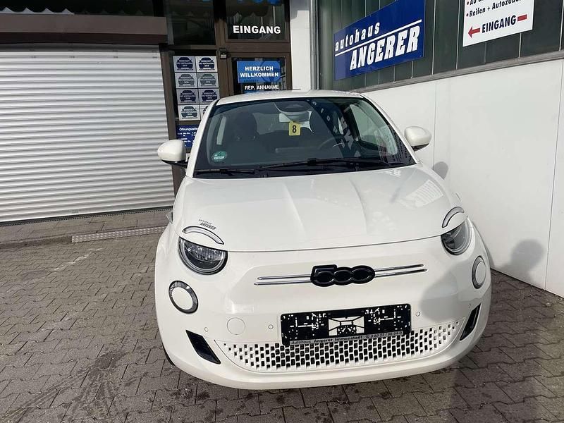 Gebraucht Fiat 500e 86 kW (118 PS) 2023 Weiss Limousine