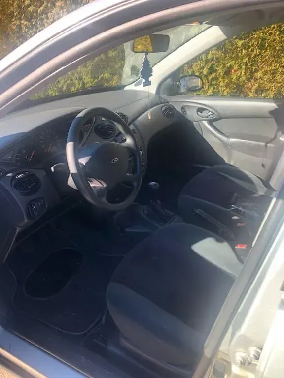 Gebraucht Ford Focus Ambiente 75 PS (55 kW) 2000 Schwarz Limousine