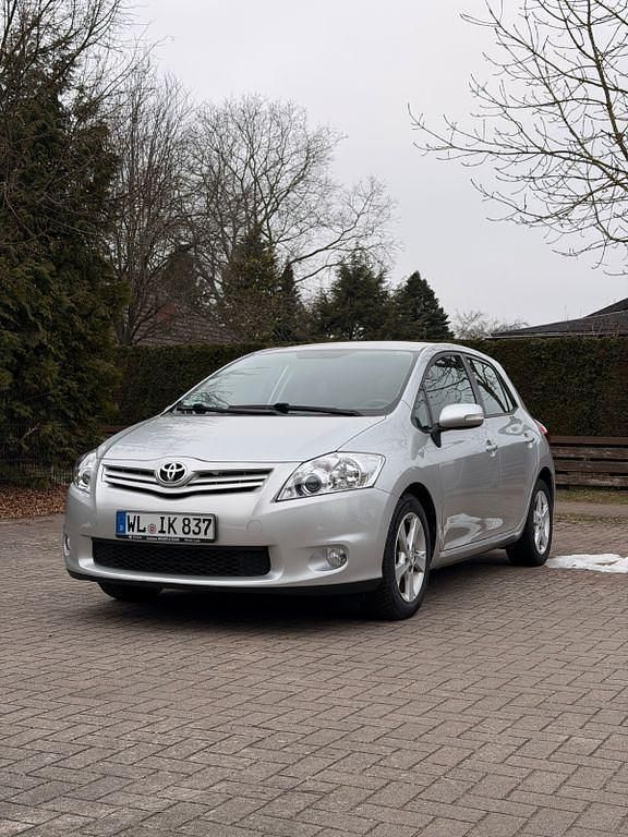 Gebraucht Toyota Auris 132 PS (97 kW) 2012 Silber Limousine