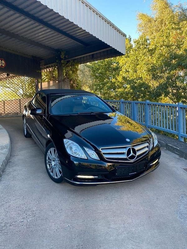 Schwarz Gebraucht 2012 Mercedes E250 Cabrio | 13.800 € (Fairer Preis) - Bild 1/4