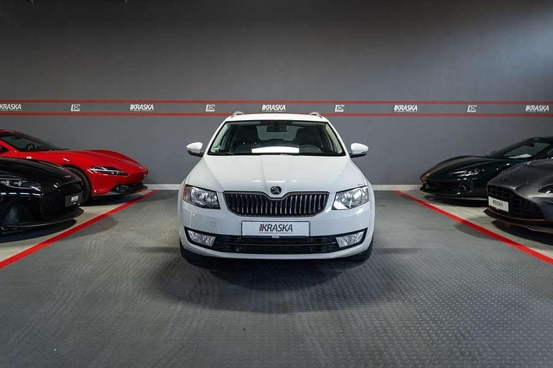 Gebraucht Skoda Octavia Ambition 150 PS (110 kW) 2016 Moonweiss metallic Kombi