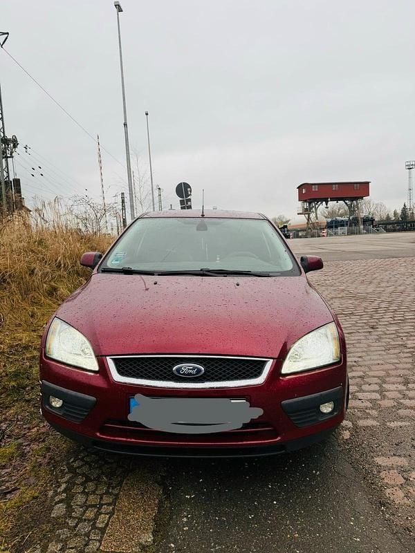 Gebraucht Ford Focus Ghia 100 PS (73 kW) 2005 Andere farben Limousine