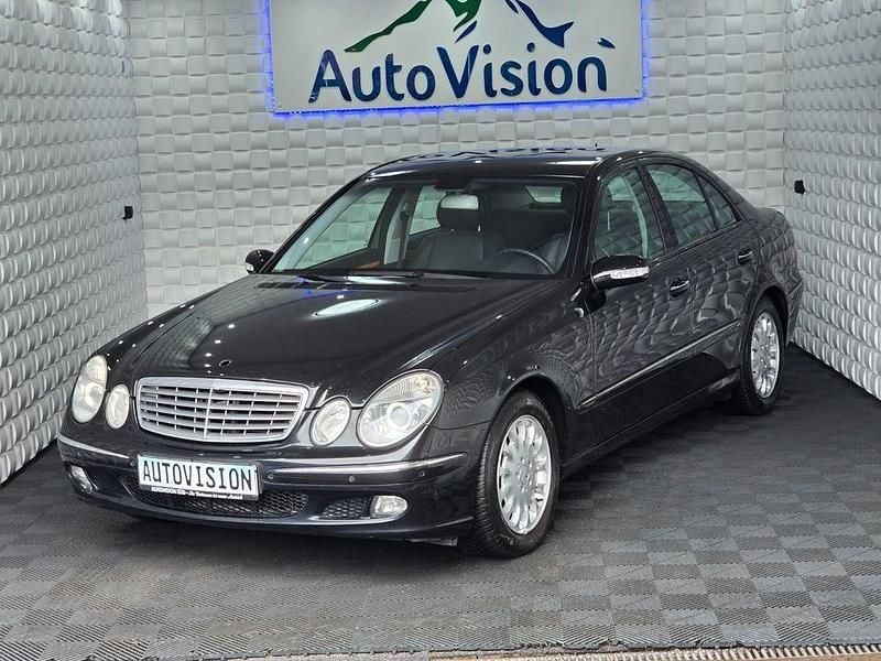 Schwarz Gebraucht 2005 Mercedes E240 Limousine | 4.950 € (Fairer Preis) - Bild 1/4