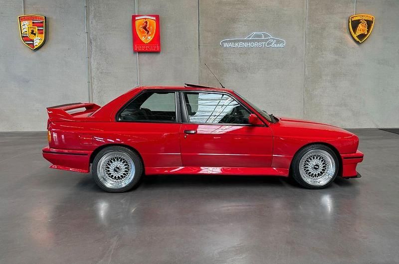 Gebraucht BMW M3 Performance 194 PS (142 kW) 1989 Rot Limousine