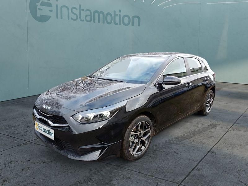 Schwarz Neu 2024 Kia Ceed Spirit Kleinwagen | 27.099 € (Fairer Preis) - Bild 1/4