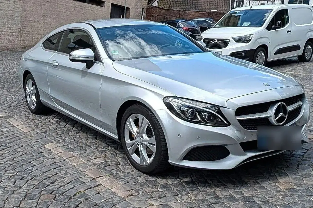 Gebraucht Mercedes C200 184 PS (135 kW) 2017 Silber Coupé